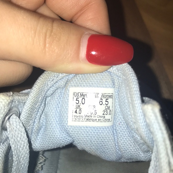 Vans - Picture 4 of 4